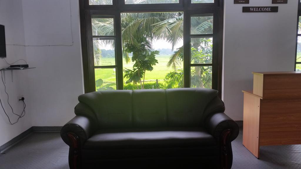 Hotel Serene View Tourist Rest à Anurâdhapura Extérieur photo