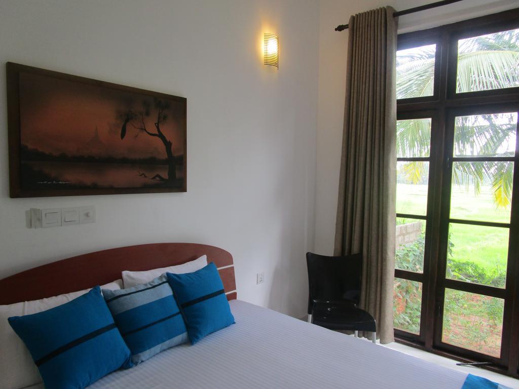 Hotel Serene View Tourist Rest à Anurâdhapura Extérieur photo