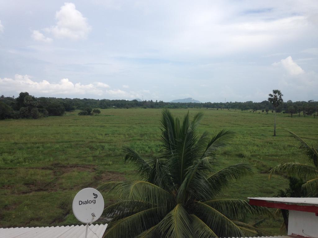 Hotel Serene View Tourist Rest à Anurâdhapura Extérieur photo