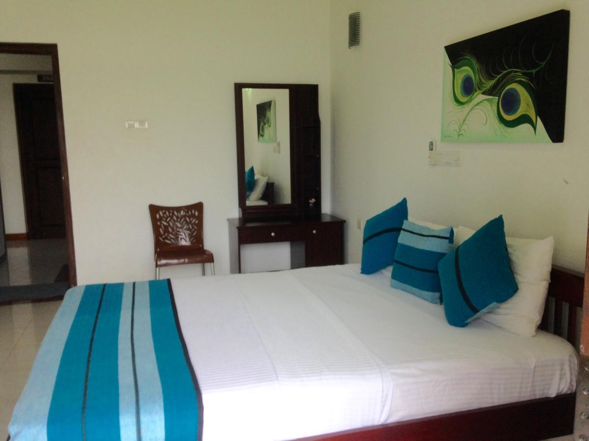 Hotel Serene View Tourist Rest à Anurâdhapura Extérieur photo