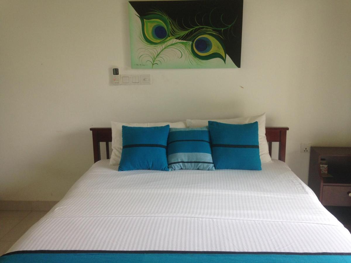Hotel Serene View Tourist Rest à Anurâdhapura Chambre photo